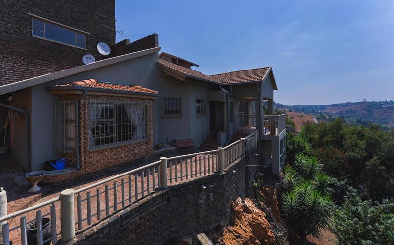 5 Bedroom Property for Sale in Kenmare Gauteng