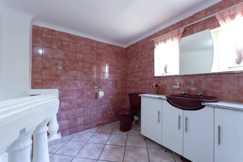 5 Bedroom Property for Sale in Kenmare Gauteng