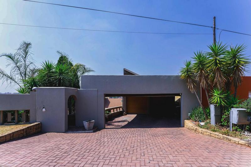 5 Bedroom Property for Sale in Kenmare Gauteng