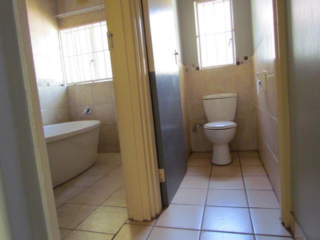 To Let 4 Bedroom Property for Rent in Valhalla Gauteng