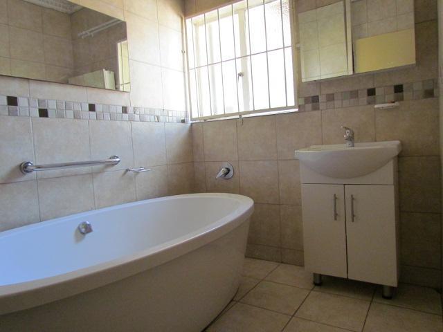 To Let 4 Bedroom Property for Rent in Valhalla Gauteng