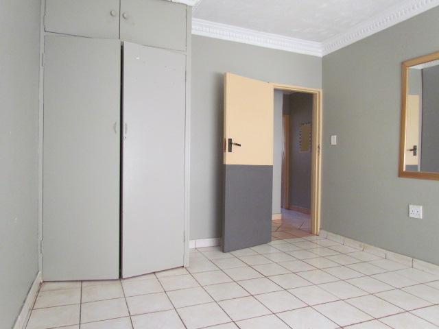 To Let 4 Bedroom Property for Rent in Valhalla Gauteng