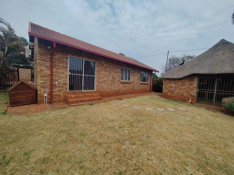 2 Bedroom Property for Sale in Dorandia Gauteng