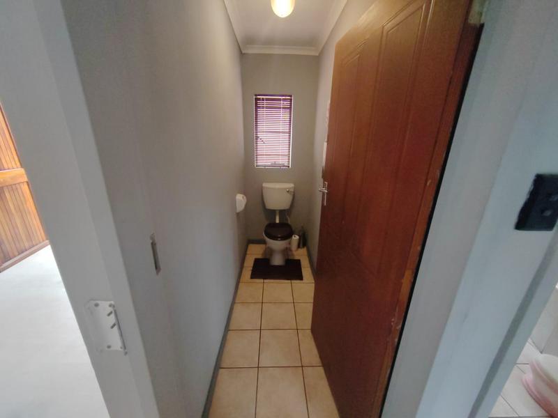 2 Bedroom Property for Sale in Dorandia Gauteng