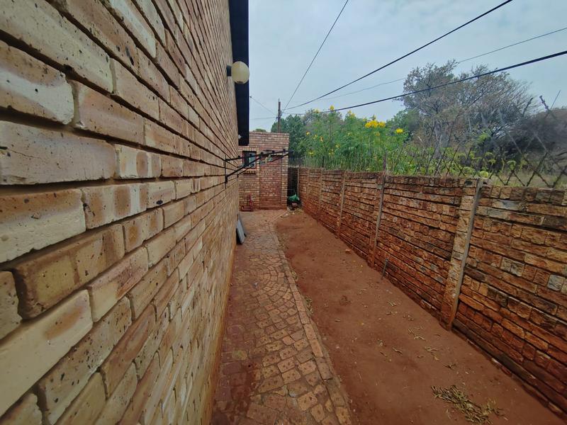 2 Bedroom Property for Sale in Dorandia Gauteng