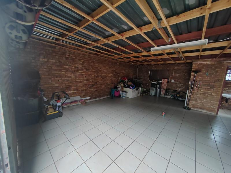 2 Bedroom Property for Sale in Dorandia Gauteng