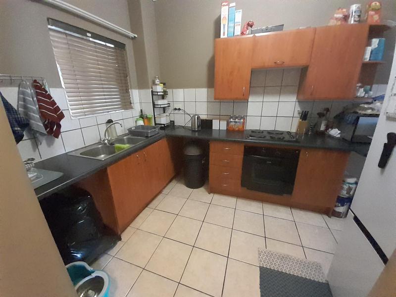 2 Bedroom Property for Sale in Rooihuiskraal North Gauteng