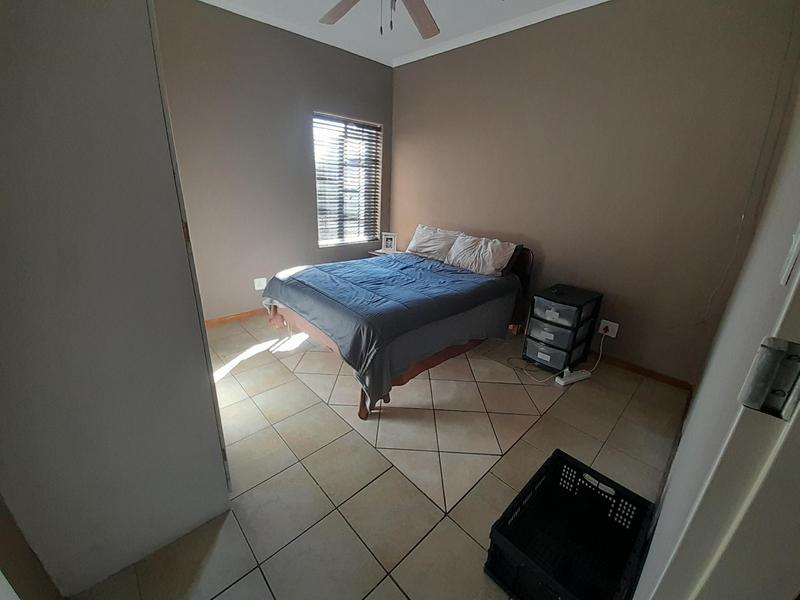 2 Bedroom Property for Sale in Rooihuiskraal North Gauteng