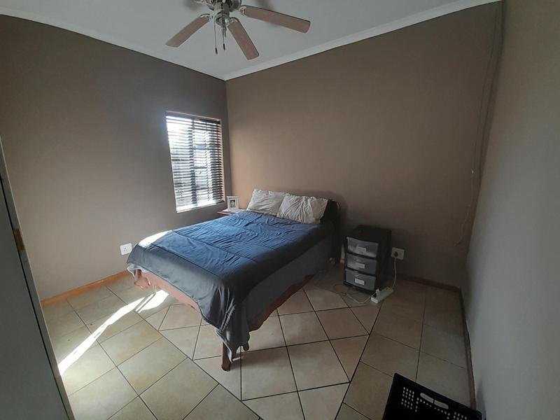 2 Bedroom Property for Sale in Rooihuiskraal North Gauteng