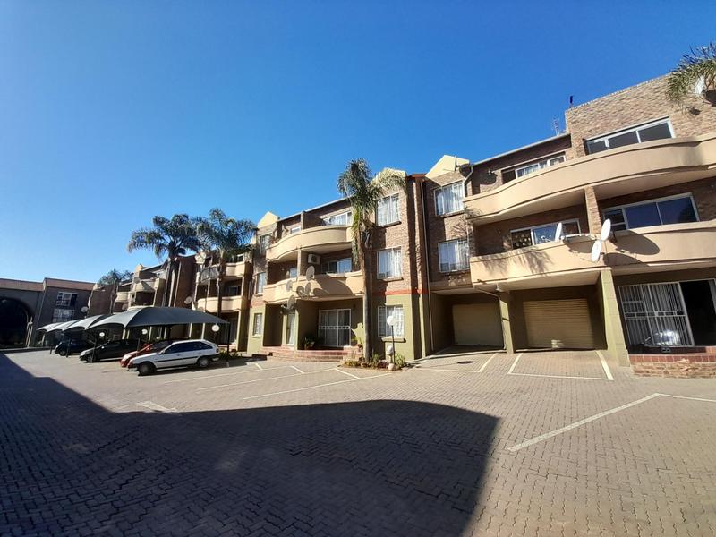 2 Bedroom Property for Sale in Rooihuiskraal North Gauteng