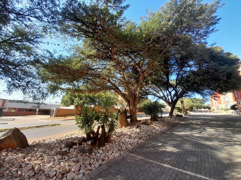 2 Bedroom Property for Sale in Rooihuiskraal North Gauteng