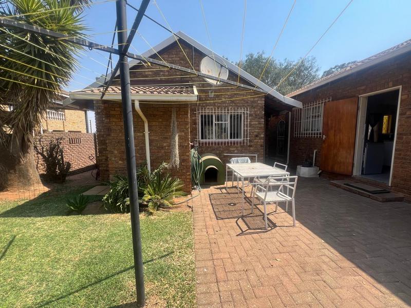 3 Bedroom Property for Sale in Greenhills Gauteng