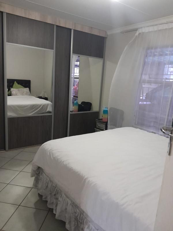 2 Bedroom Property for Sale in Lotus Gardens Gauteng