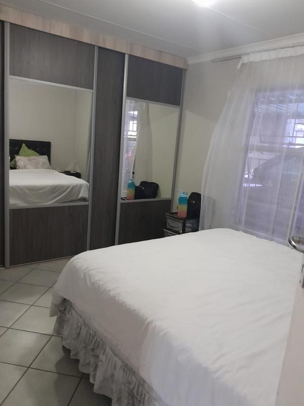 2 Bedroom Property for Sale in Lotus Gardens Gauteng