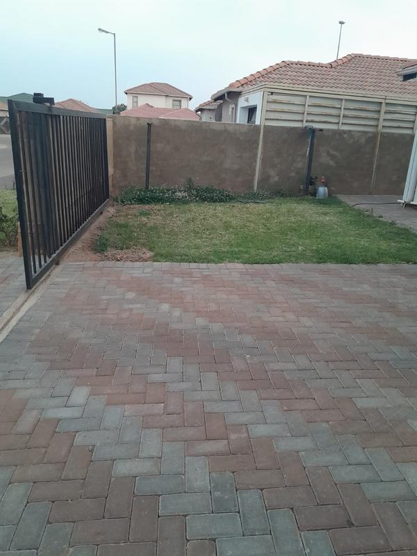 2 Bedroom Property for Sale in Lotus Gardens Gauteng