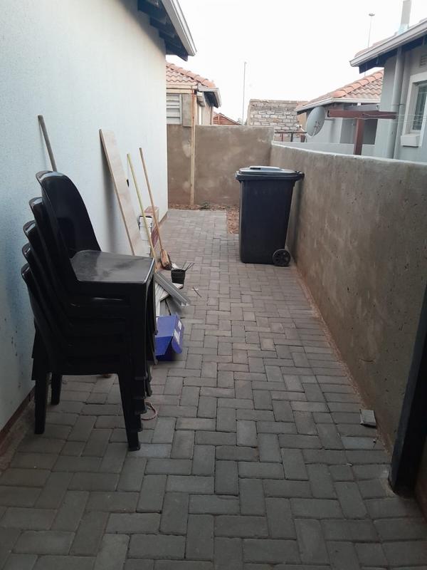 2 Bedroom Property for Sale in Lotus Gardens Gauteng