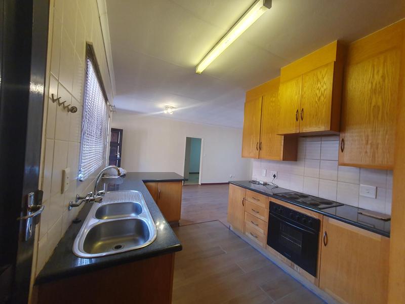 2 Bedroom Property for Sale in Rooihuiskraal Gauteng