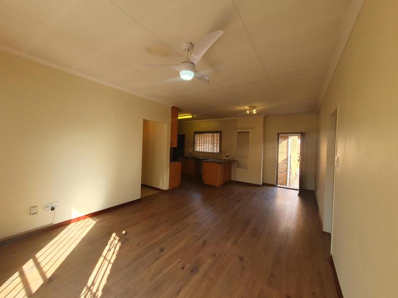 2 Bedroom Property for Sale in Rooihuiskraal Gauteng