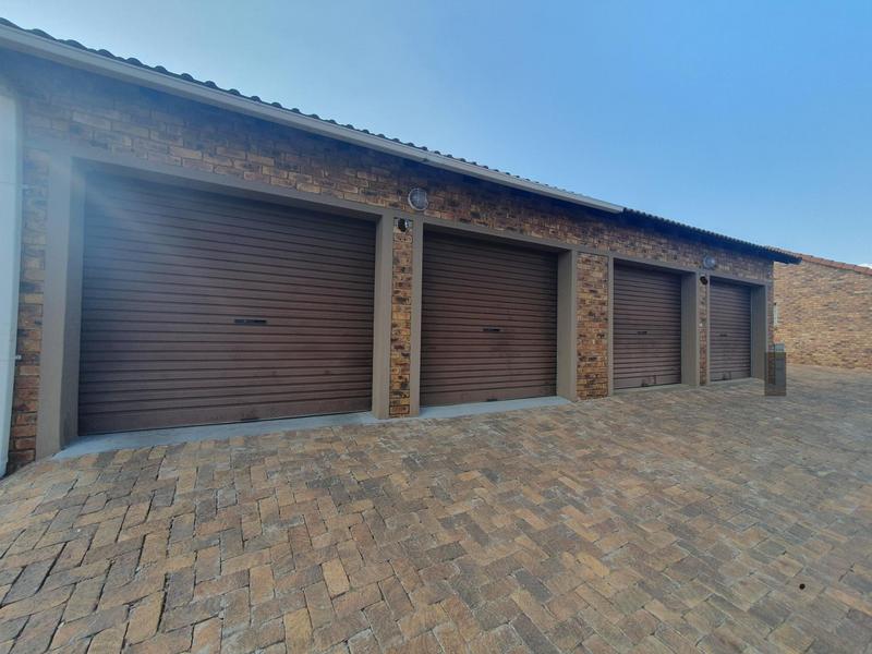 2 Bedroom Property for Sale in Rooihuiskraal Gauteng