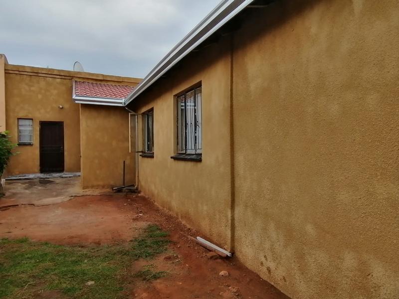 To Let 3 Bedroom Property for Rent in Moleleki Gauteng