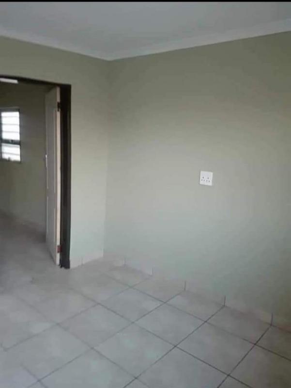 To Let 1 Bedroom Property for Rent in Tokoza Gauteng