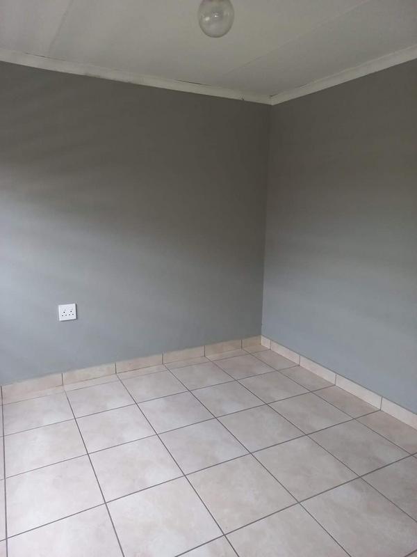 To Let 1 Bedroom Property for Rent in Tokoza Gauteng