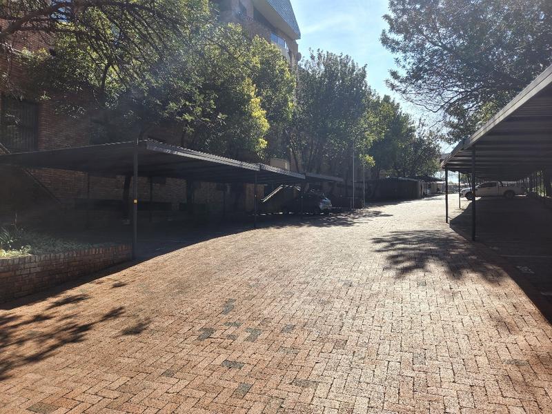 To Let commercial Property for Rent in Die Hoewes Gauteng