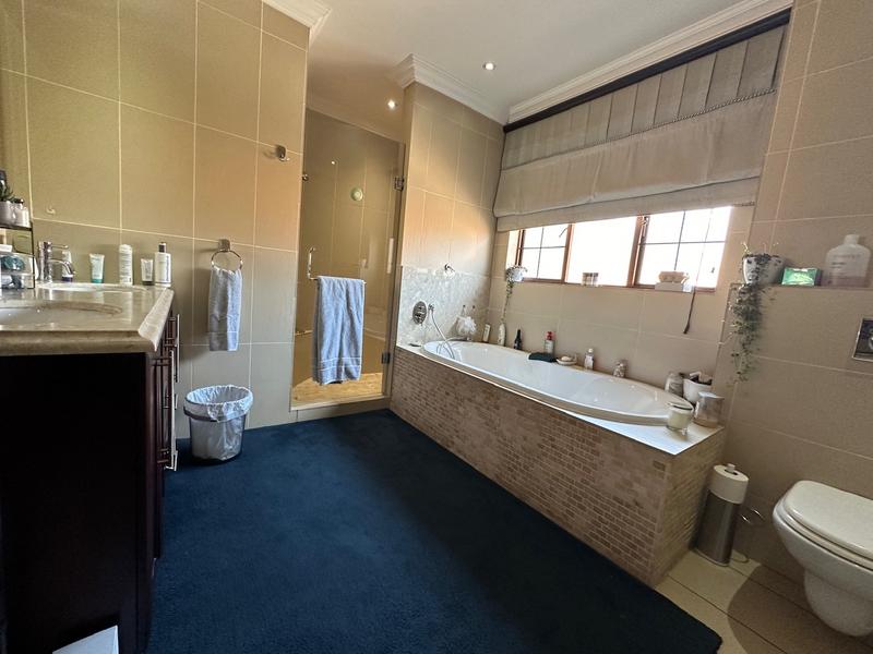 5 Bedroom Property for Sale in Midstream Estate Gauteng