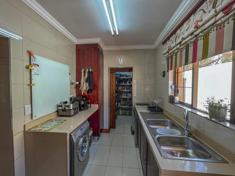 5 Bedroom Property for Sale in Midstream Estate Gauteng