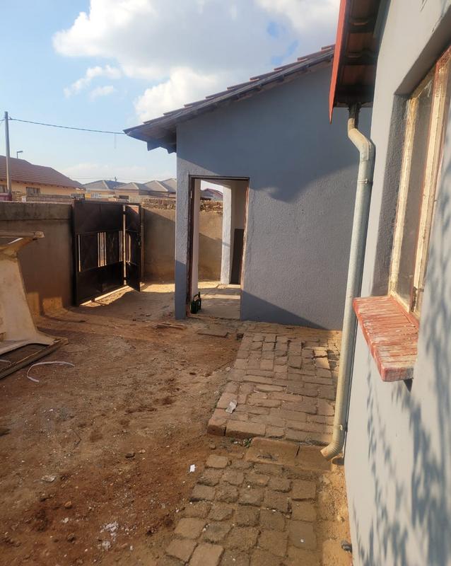 3 Bedroom Property for Sale in Protea Glen Gauteng