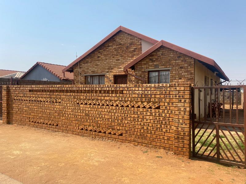 2 Bedroom Property for Sale in Protea Glen Gauteng