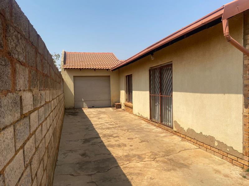 2 Bedroom Property for Sale in Protea Glen Gauteng