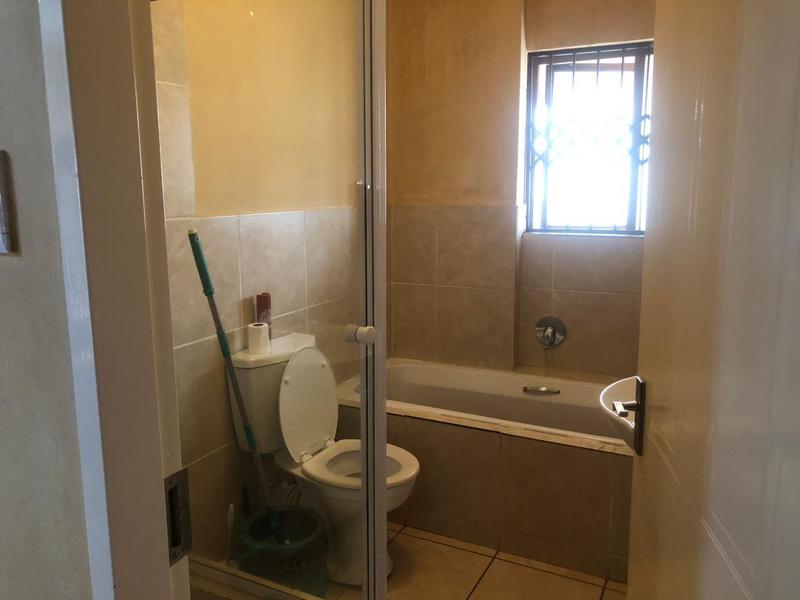 2 Bedroom Property for Sale in Hesteapark Gauteng