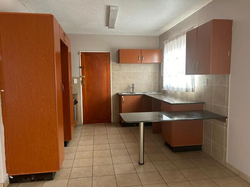 2 Bedroom Property for Sale in Groeneweide Gauteng