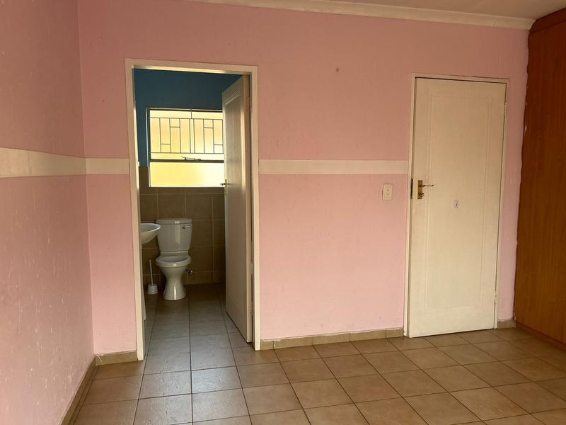 2 Bedroom Property for Sale in Groeneweide Gauteng