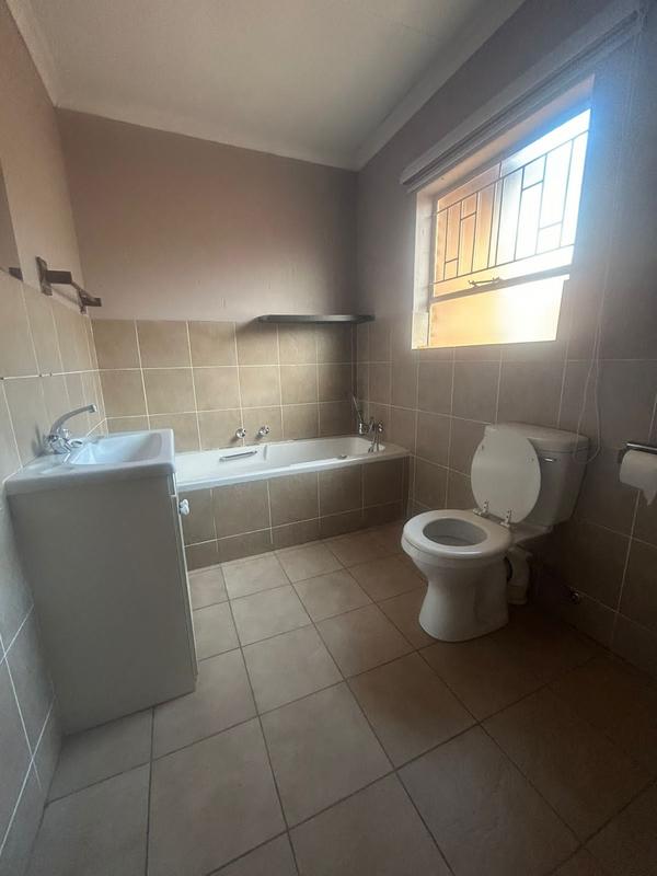 2 Bedroom Property for Sale in Groeneweide Gauteng