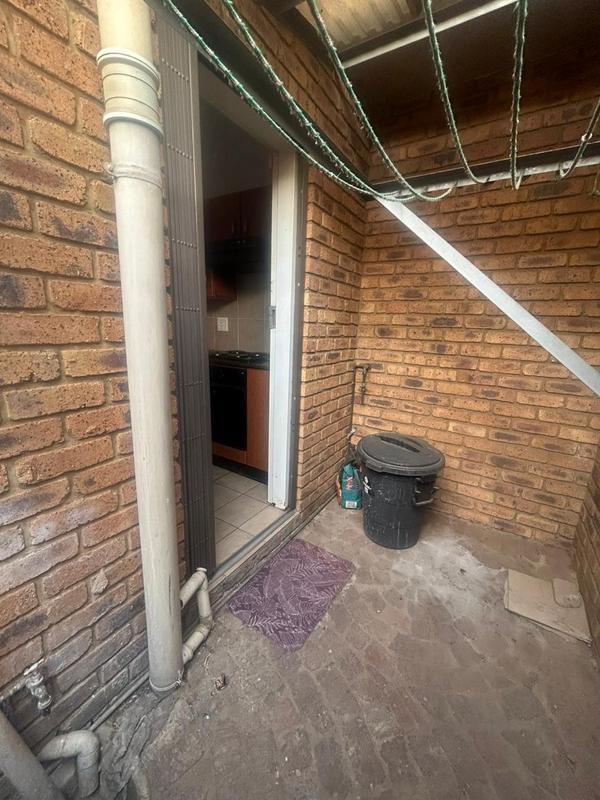 To Let 2 Bedroom Property for Rent in Groeneweide Gauteng