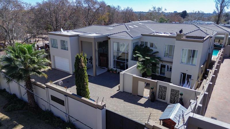 To Let 7 Bedroom Property for Rent in Houghton Estate Gauteng