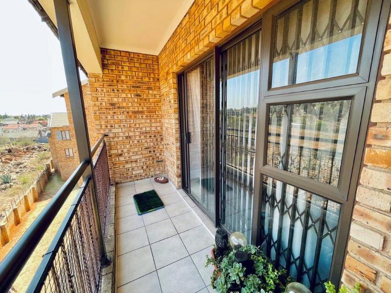 2 Bedroom Property for Sale in South Crest Gauteng