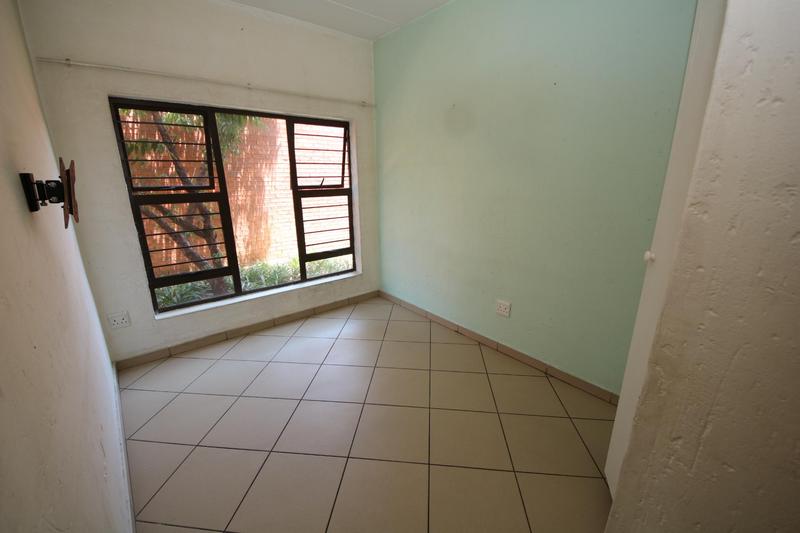 2 Bedroom Property for Sale in Sonneglans Gauteng