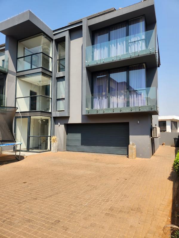 4 Bedroom Property for Sale in Raslouw Gauteng