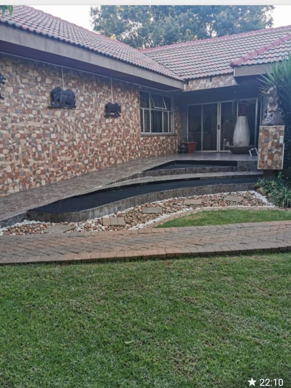 4 Bedroom Property for Sale in Three Rivers Gauteng