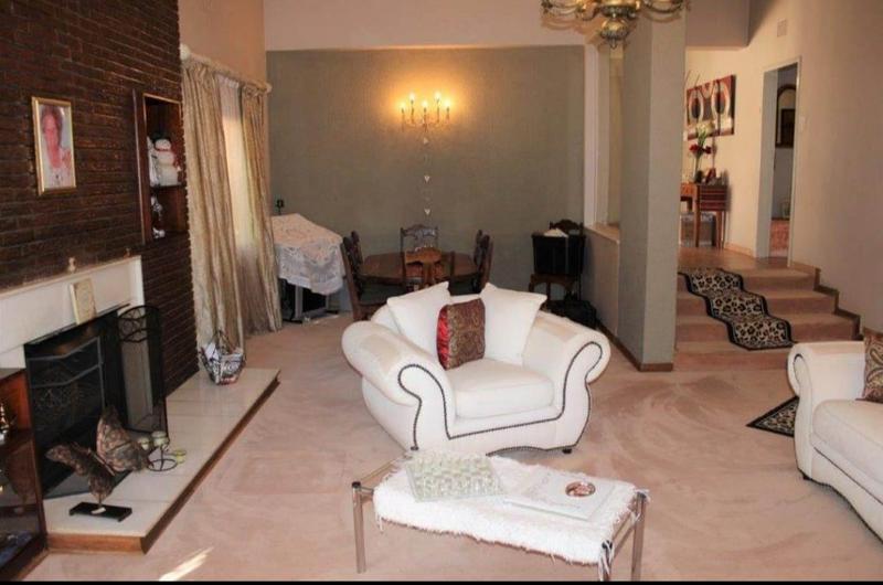 4 Bedroom Property for Sale in Three Rivers Gauteng