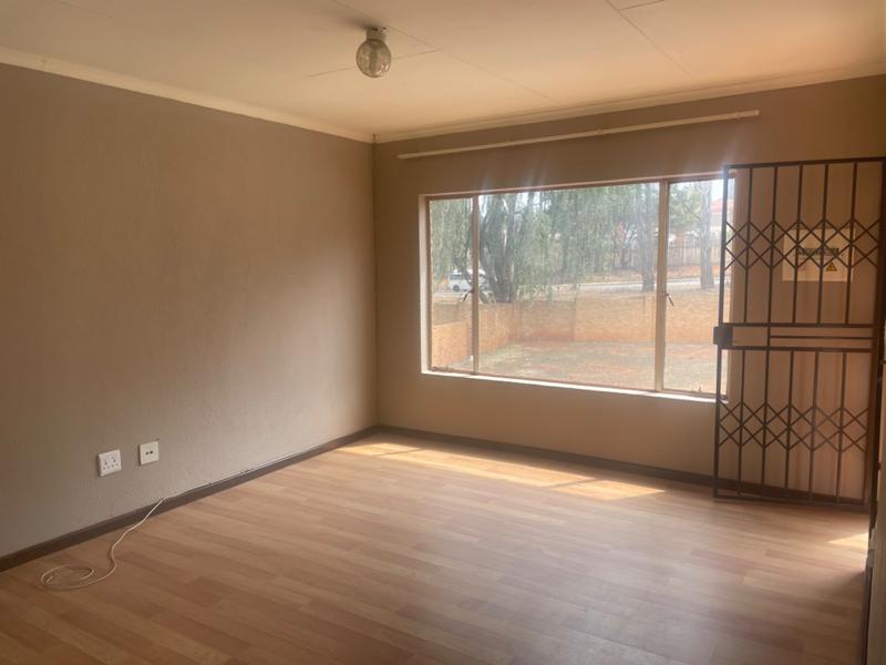 2 Bedroom Property for Sale in Meredale Gauteng