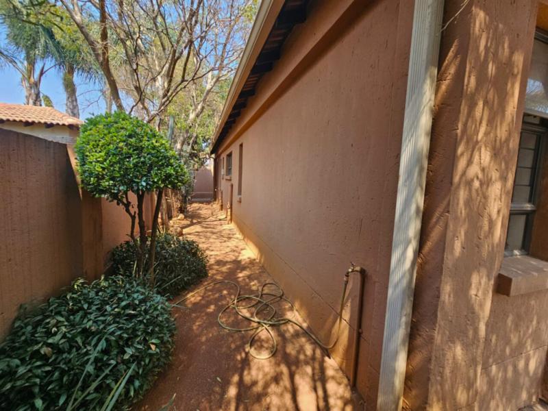 3 Bedroom Property for Sale in Glen Marais Gauteng