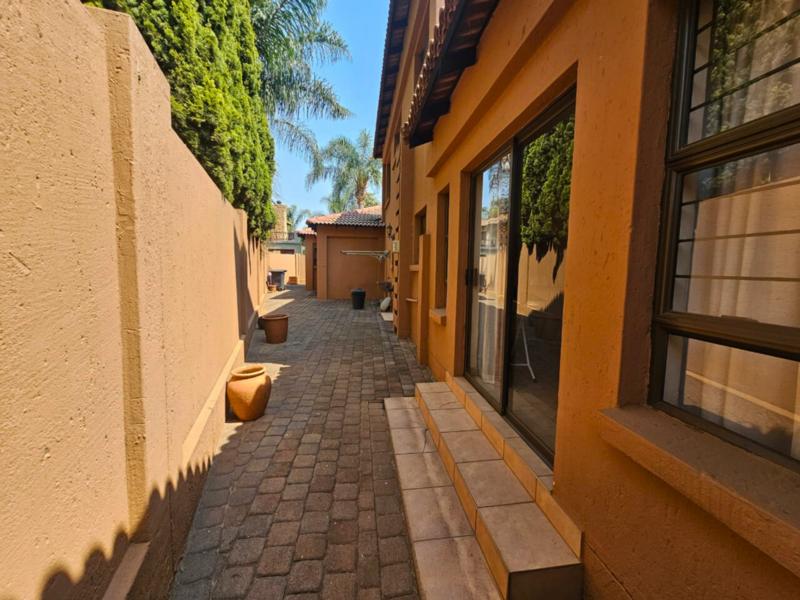 3 Bedroom Property for Sale in Glen Marais Gauteng