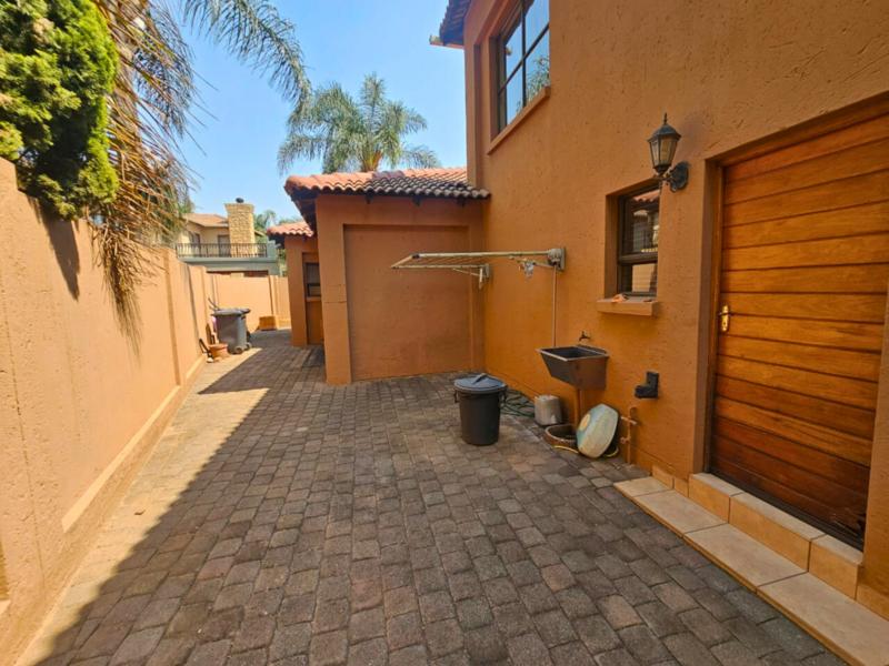 3 Bedroom Property for Sale in Glen Marais Gauteng