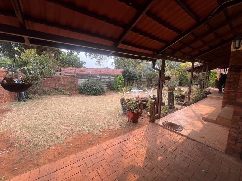 4 Bedroom Property for Sale in Theresa Park Gauteng