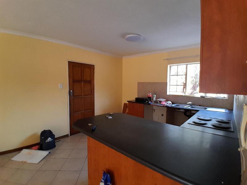 To Let 2 Bedroom Property for Rent in Heuweloord Gauteng