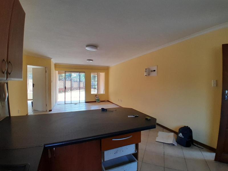 To Let 2 Bedroom Property for Rent in Heuweloord Gauteng